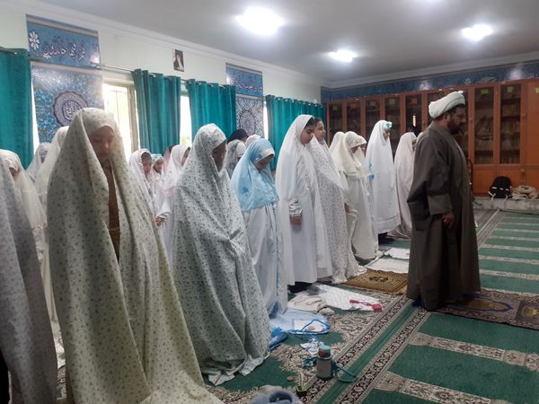 تمرین بندگی دانش آموزان مدرسه هدی یک برای ماه مبارک رمضان