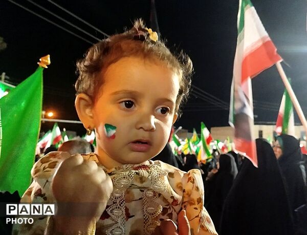 فیروزآباد وفادار به رهبر شهید
