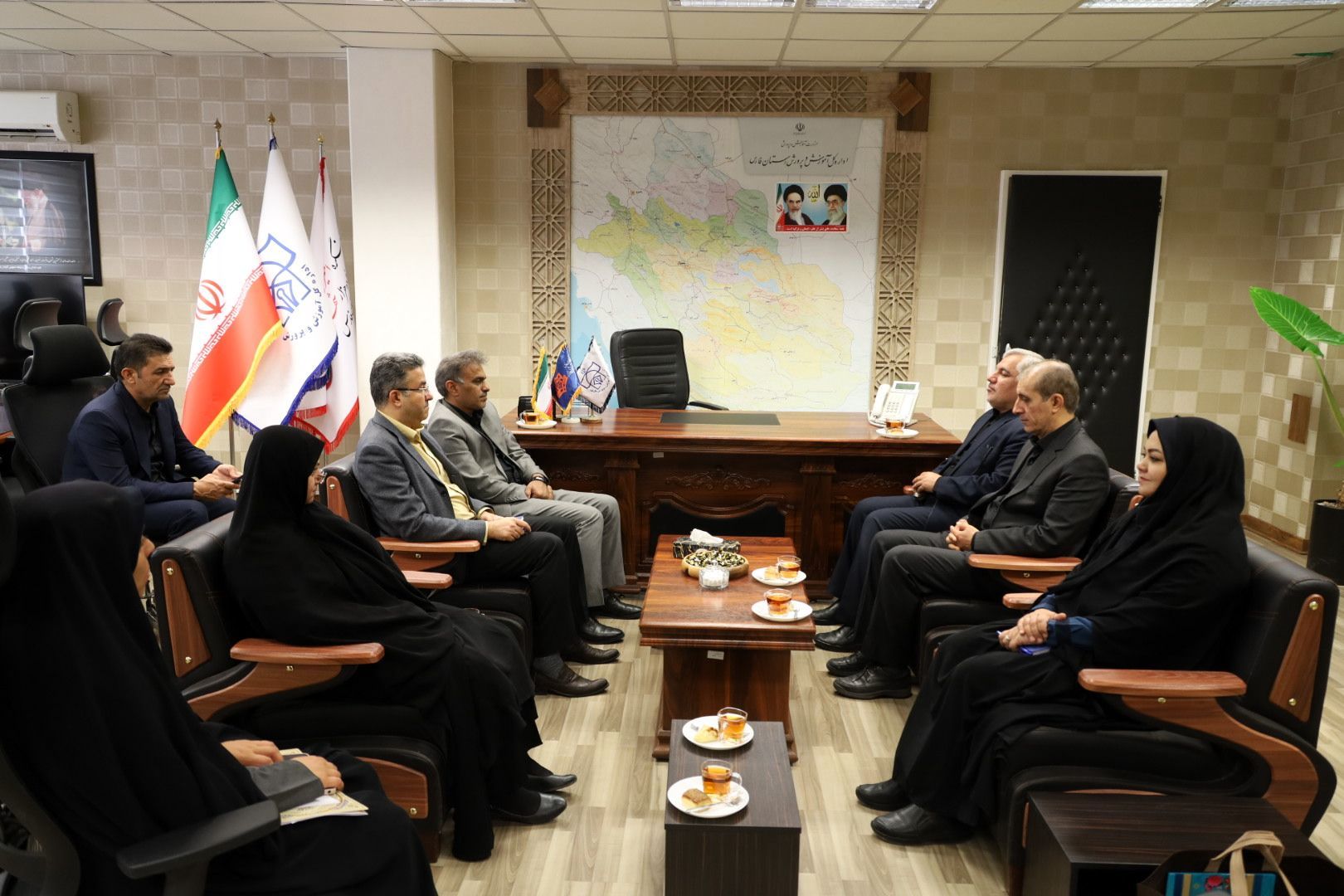 ۳۱ هزار فرهنگی و دانش‌آموز فارس یاور محرومان شدند