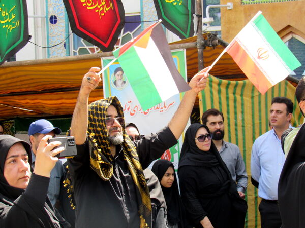 مشتاقان زیارت اربعین در سنندج پای‌کار راهپیمایی جاماندگان