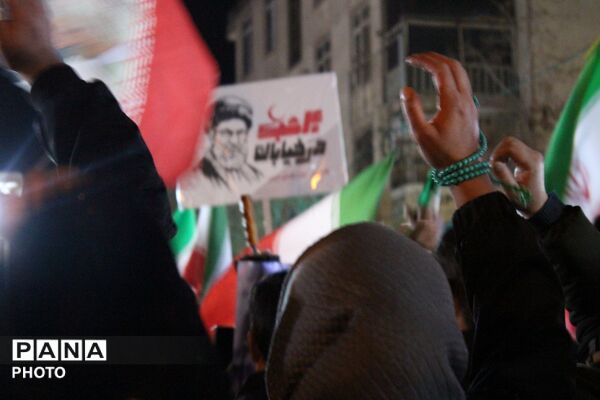حضور دشمن‌شکن مردم کرج در بیست و نهمین روز از تجدید بیعت با رهبر معظم انقلاب 