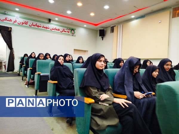 دیدار اعضای تشکل های دانش آموزی با امام جمعه کاشمر