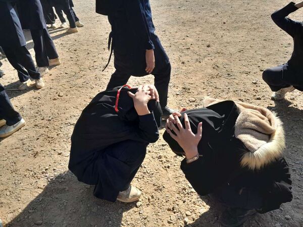 مانور زلزله در دبیرستان مادرمهربان خلیل آباد
