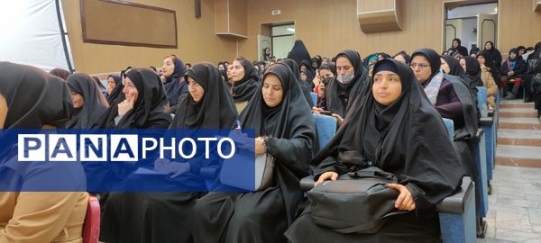 اولین کارگاه شناخت و تکنیک‌های ارتباط با نوجوانان در شیروان