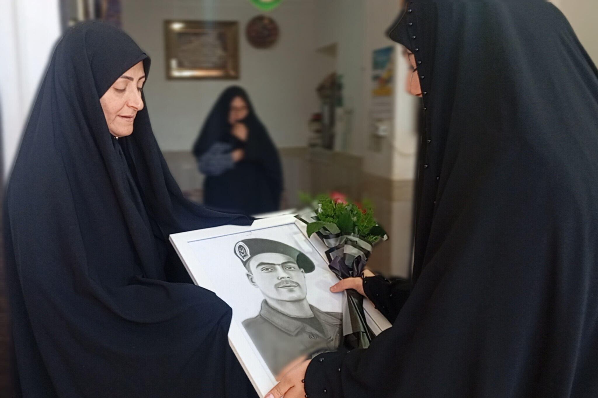  از قاب یک هنرمند تا دل یک مادر شهید