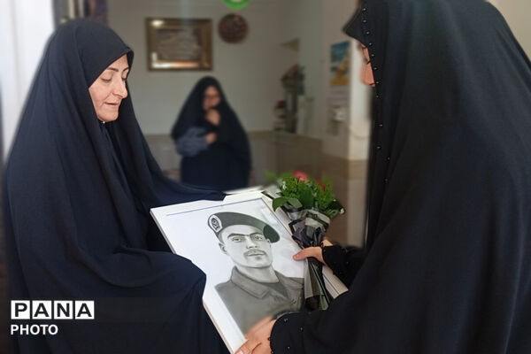  از قاب یک هنرمند تا دل یک مادر شهید