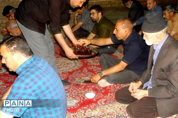 سوگِ غربتِ جوادالائمه (ع)؛ دل‌های شکسته در شبی آکنده از اشک به هم رسیدند