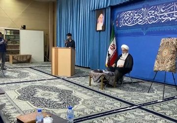 نشست صمیمانه دانش‌آموزان و فرهنگیان یزد با نماینده ولی‌فقیه