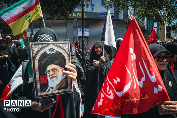 تشییع پیکر رهبر شهید انقلاب در مشهد مقدس-۳