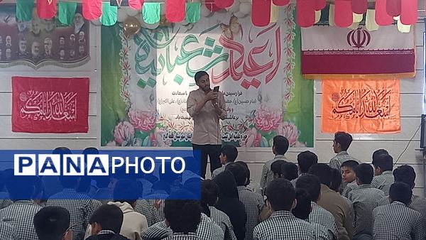 شادی دانش‌آموزان راه ایمان قلعه‌گنج در جشن ولادت حضرت علی‌اکبر(ع)