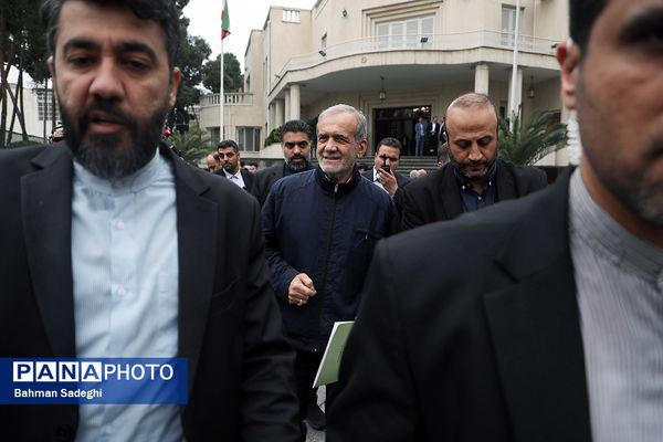 حاشیه جلسه هیات دولت - ۲۳ آبان