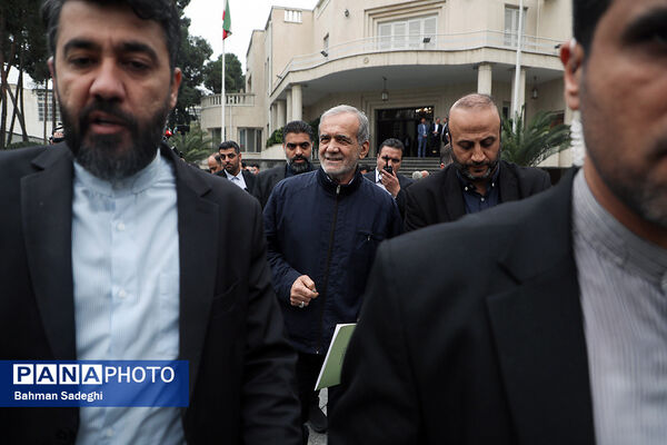 حاشیه جلسه هیات دولت - ۲۳ آبان