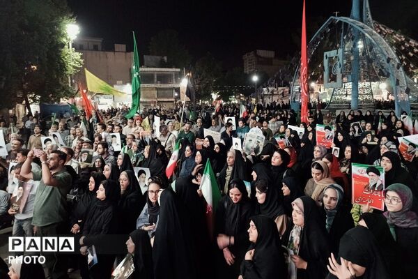 تداوم تجمعات شبانه در میدان امام خمینی (ره)