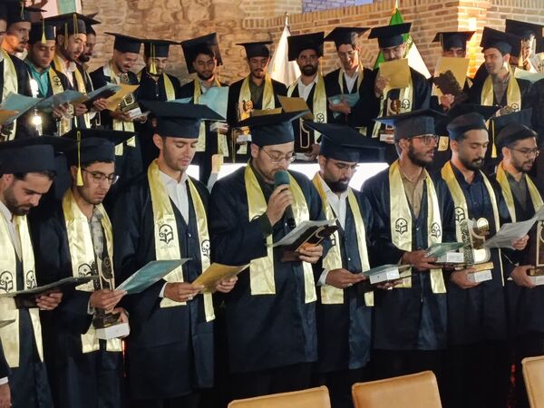 جشن دانش‌آموختگی دانشجو معلمان دانشگاه فرهنگیان تربت‌حیدریه
