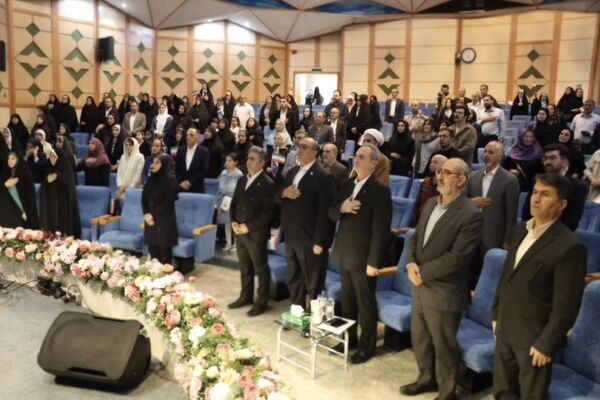 تجلیل از معلمان نمونه منطقه ۳؛ قدردانی از تلاش‌های اثرگذار در تعلیم و تربیت