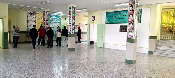 کلاس های تقویتی در دبیرستان نمونه آیت‌الله خامنه ای
