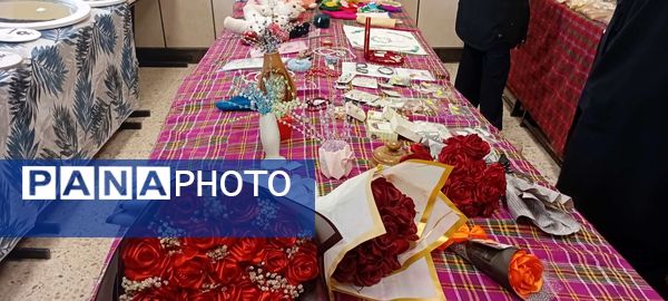 بازارچه کسب و کار دانش آموزی در دبیرستان مادر مهربان خلیل آباد