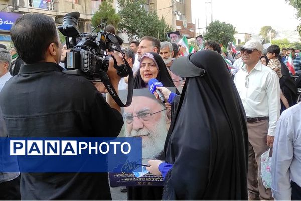 مردم شیراز باری دیگر به صحنه آمدند  و وعده صادق ۳ و عید غدیرخم را جشن گرفتند