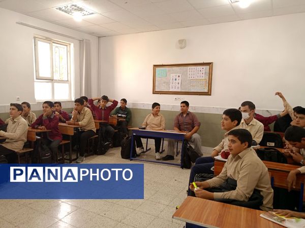 انتخابات همیار مشاور دبیرستان میثاق 