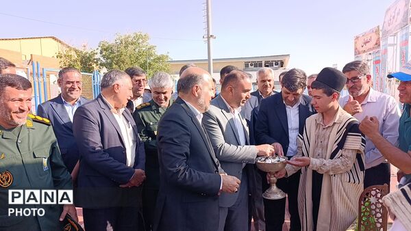 افتتاح چهل و یکمین دوره مسابقات ورزشی دانش‌آموزان در شهرکرد با حضور معاون وزیر 