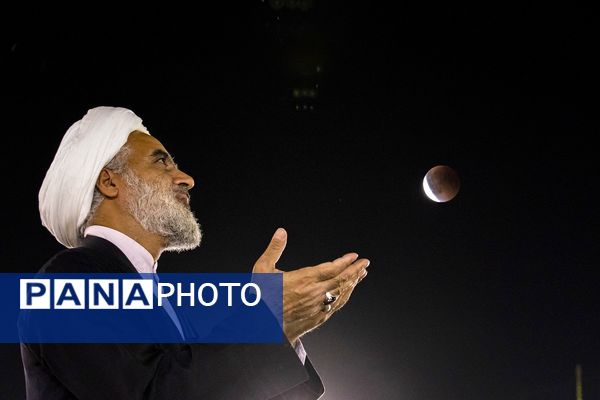 رصد زیباترین خسوف قرن از آسمان مسجد جمکران