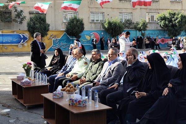 جشن شکوفه‌ها در مدرسه آیین روشن شهریار با حضور مدیریت آموزش و پرورش شهریار
