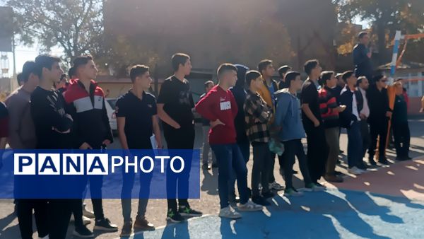 اولین روز از مسابقات گروهی والیبال در دبیرستان شاهد ابوذر گروهی 