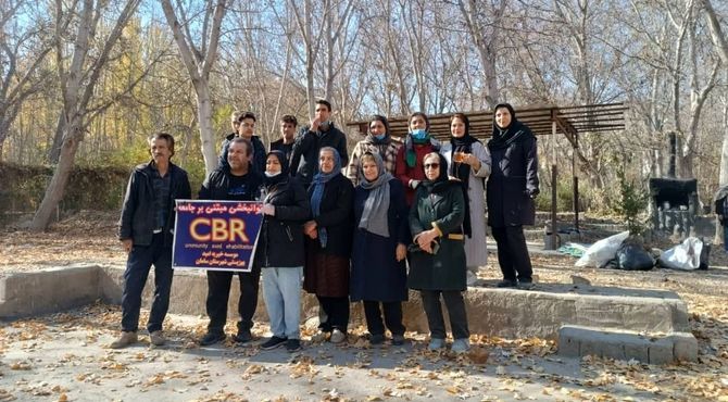 دست‌هایی برای پاکی زمین