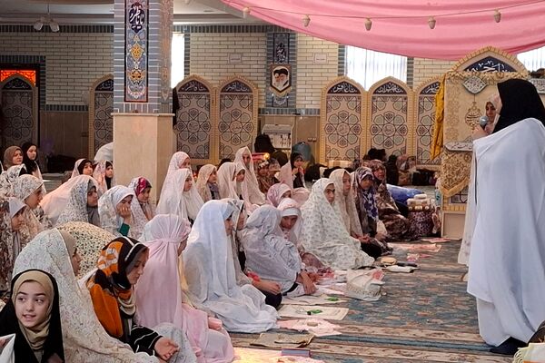 برگزاری اعتکاف دانش‌آموزی در مسجد امیرالمؤمنین(ع) باقرشهر 