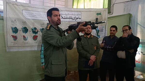 گذری بر روز اول و روز دوم نمایشگاه دهه فجر دبیرستان شاهد ابوذر غفاری