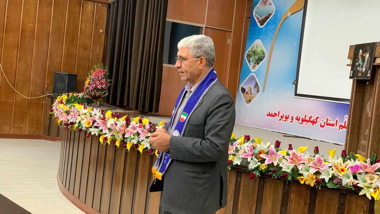 فعالیت‌های تشکیلاتی، بستر هویت‌بخشی و مهارت‌آموزی دانش‌آموزان است 