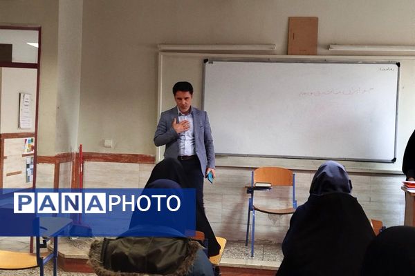  مسابقات قرآن و عترت دانش‌آموزی با حضور پرشور آینده‌سازان