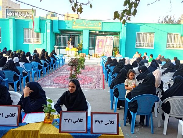  اولین مجمع انجمن اولیا و مربیان در دبیرستان فاطمیه