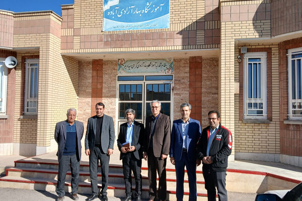 نشست نماینده آباده با مدیر آموزش و پرورش 