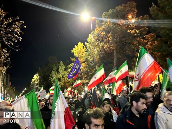 حضور باشکوه مردم کرج در اجتماع مردمی