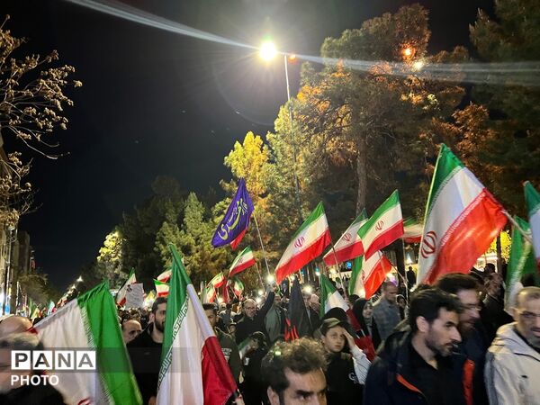 حضور باشکوه مردم کرج در اجتماع مردمی