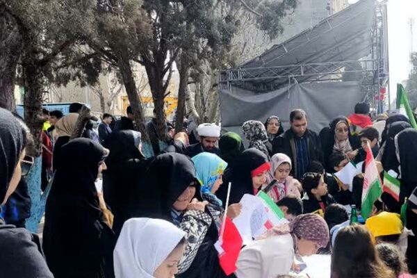 بازدید امام جمعه شهرستان رباط‌کریم و رئیس‌اداره‌ امورخیریه از موکب رباط کریم