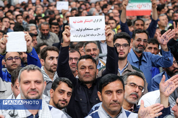 دیدار هزاران نفر از کارگران سراسر کشور با رهبر انقلاب