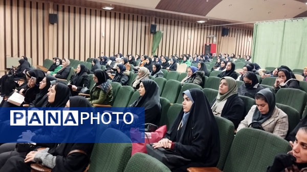 جلسه هم افزایی رابطان مشاور در کانون امام علی(ع) ناحیه یک کرج