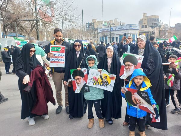نسل فردا در مسیر انقلاب