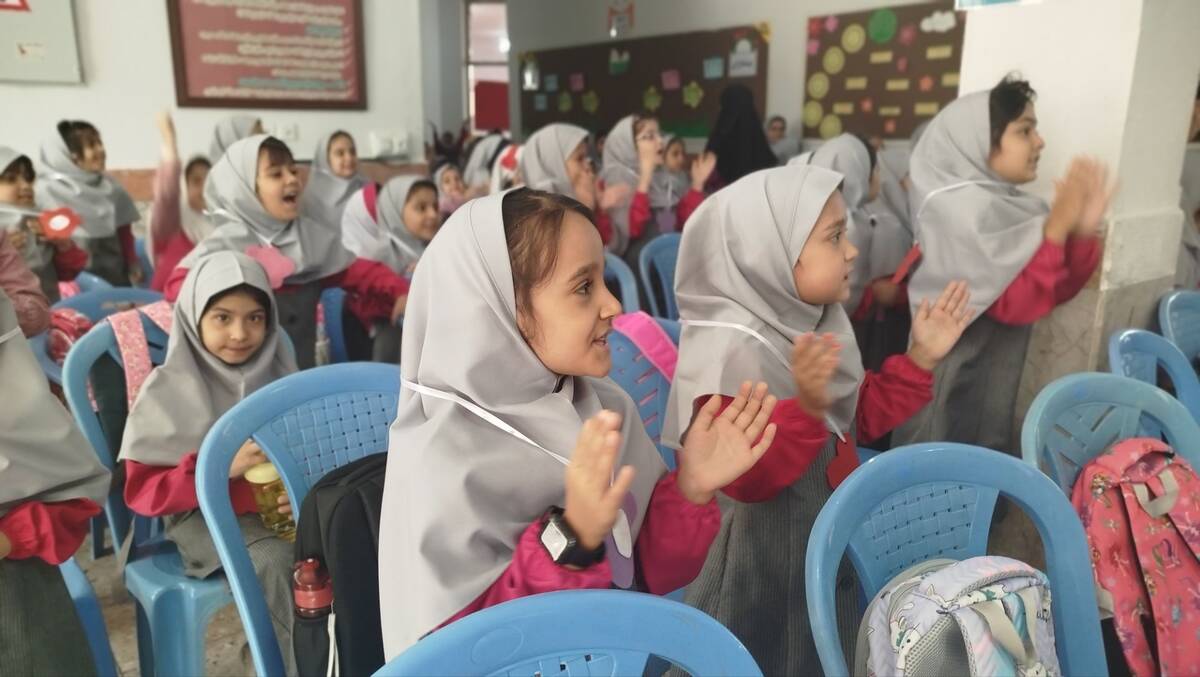 جشن شکوفه ها در دبستان نیایش 