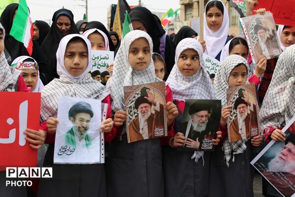 سنگ تمام دانش آموزان گالیکش در راهپیمایی روز قدس