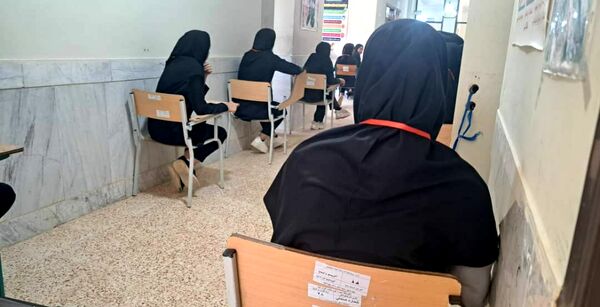 رقابت دانش‌آموزان میانکوه در امتحانات نوبت دوم
