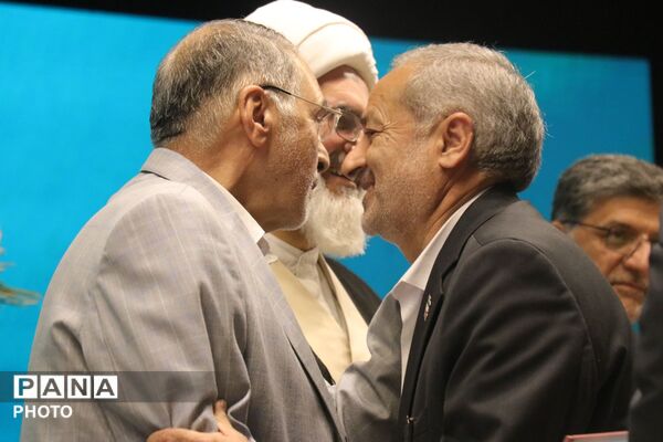 سی و سومین اجلاس سراسری نماز در حرم مطهر رضوی -1