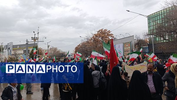 حضور چشمگیر مردم بجنورد در راهپیمایی ۲۲ بهمن