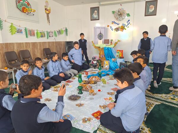 جشن کتابنوش در ناحیه۶ مشهد