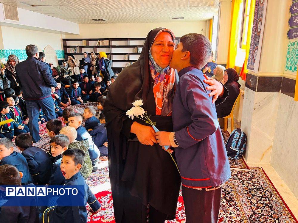 مراسم بزرگداشت ولادت حضرت فاطمه (س) و روز مادر در آموزشگاه پسرانه علاقبندنیا