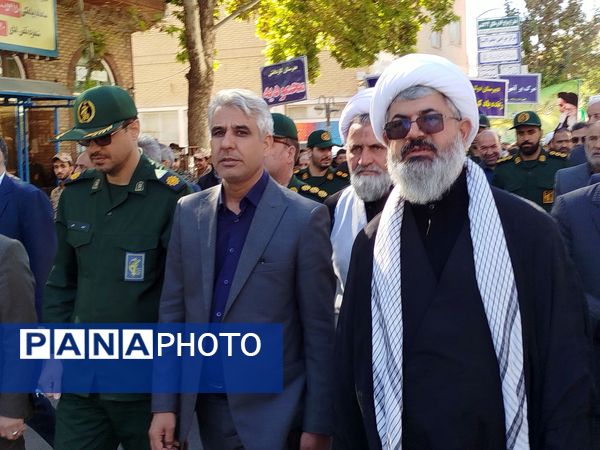 مردم کاشمر با گام‌های استوار در مسیر آرمان‌های انقلاب گام برداشتند 