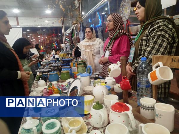 اختتامیه نمایشگاه نوروزی ارغوان در فاروج