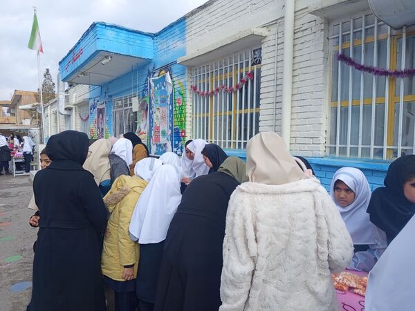 بازارچه مادر دختر در دبستان سمیه